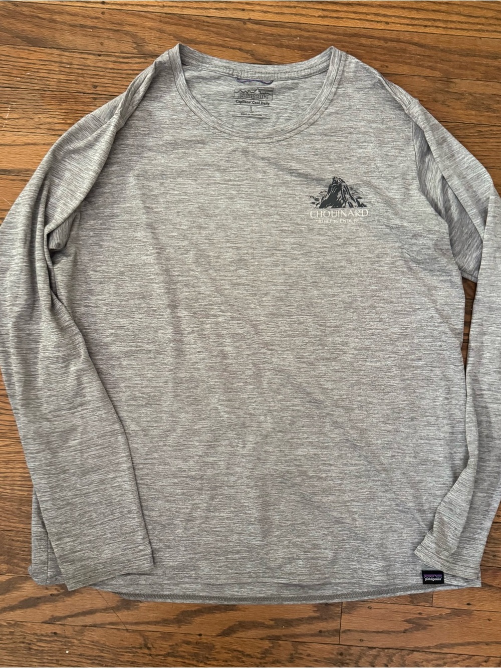 Patagonia Long Sleeved Capilene Cool Daily Graphic Shirt Chouinard Crest Grey L